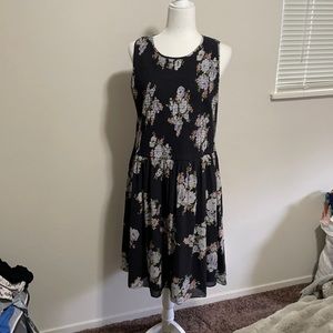 Black sleeveless dress